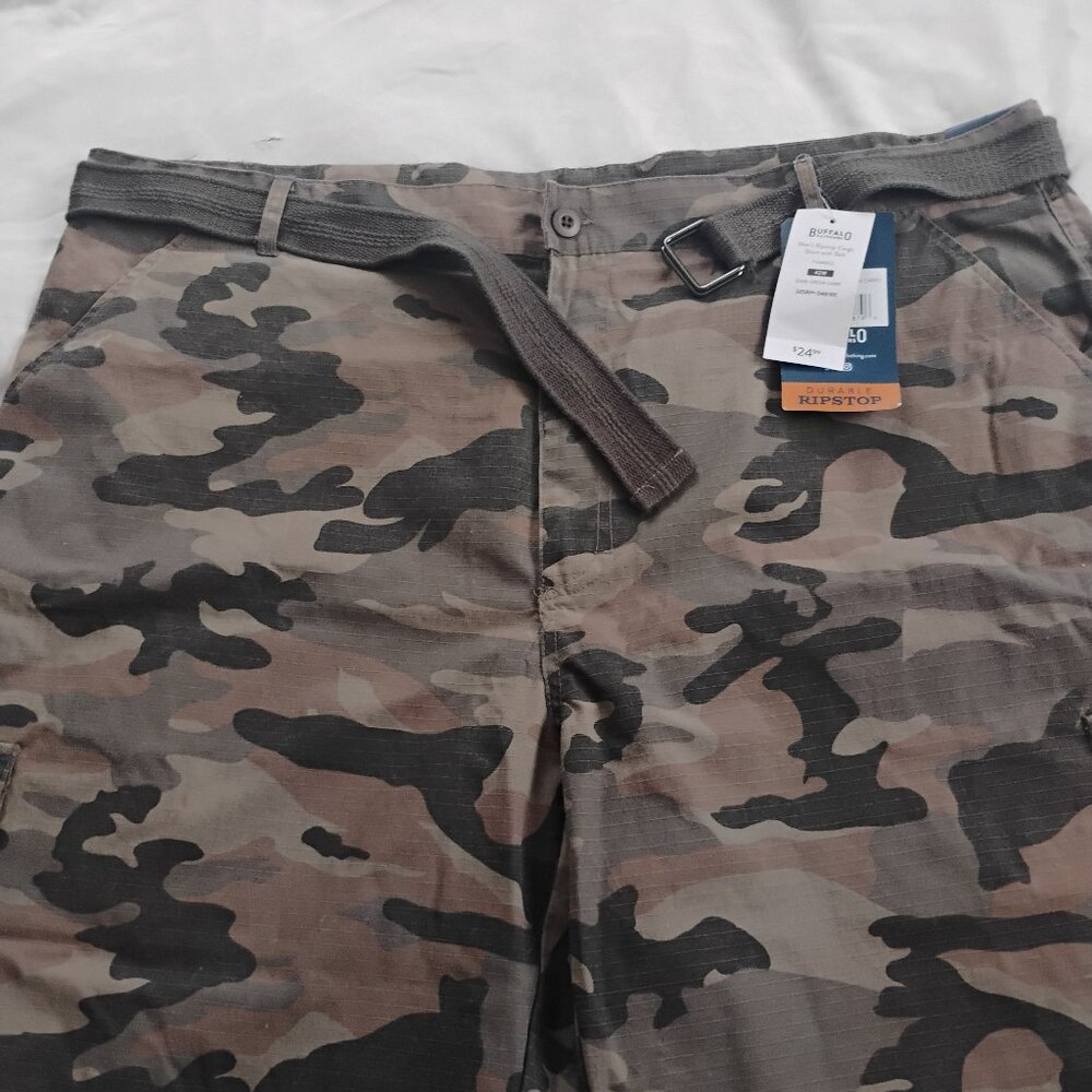 Buffalo Outdoors | Men's Ripstop Cargo Shorts with Belt | 42W | Dark Green Camo